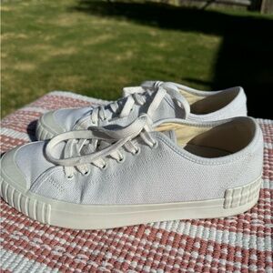 Taos One Vision White Canvas Sneakers Women’s Size 9